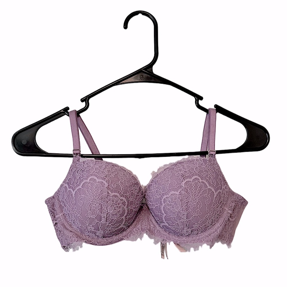 Victoria's Secret Lavendar Floral Lace Underwire Bra